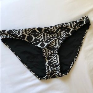 Patagonia Black White Fish Low Rise Moderate Coverage Bikini Bottom Sz M